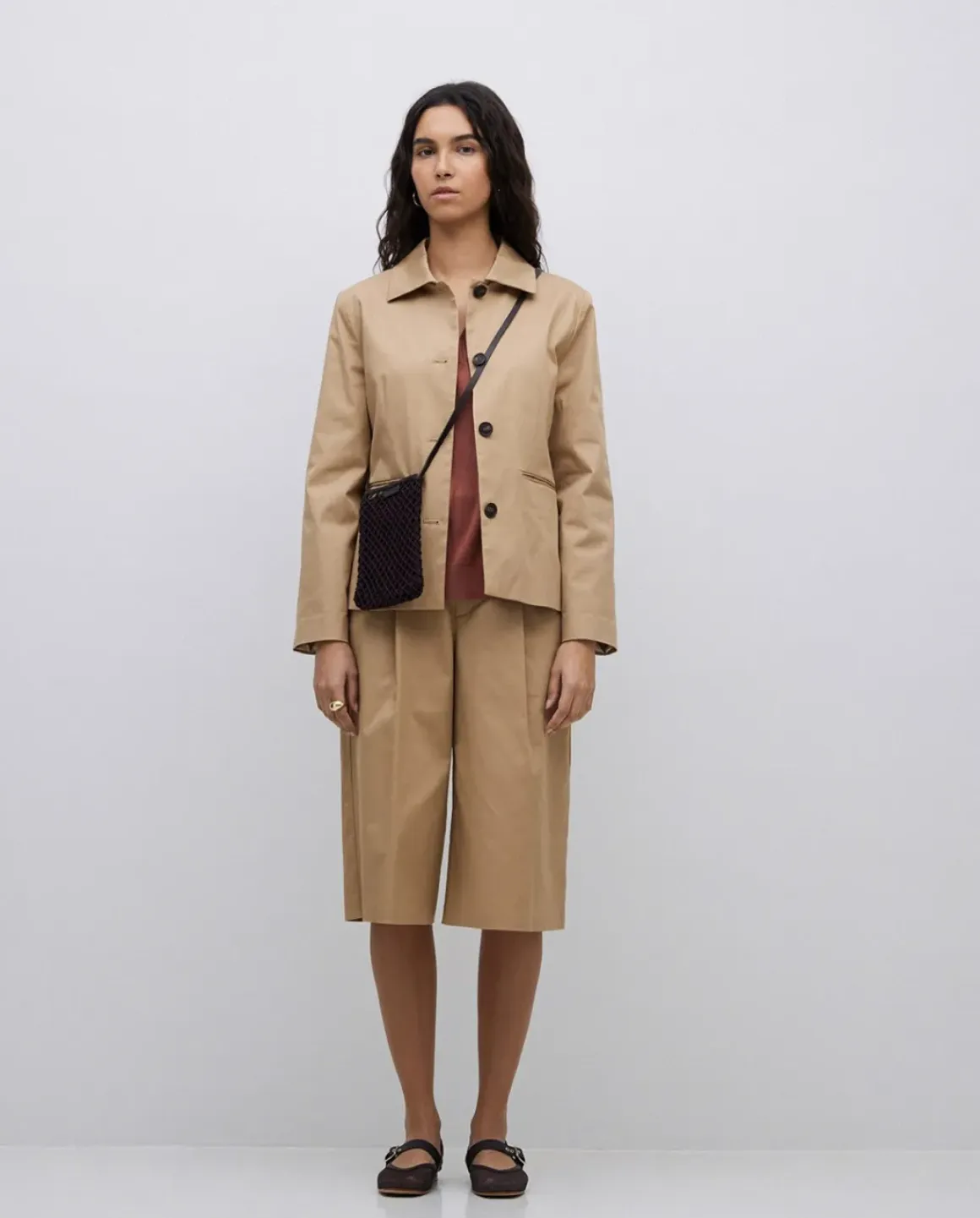 Bermudas tejido gabardina camel