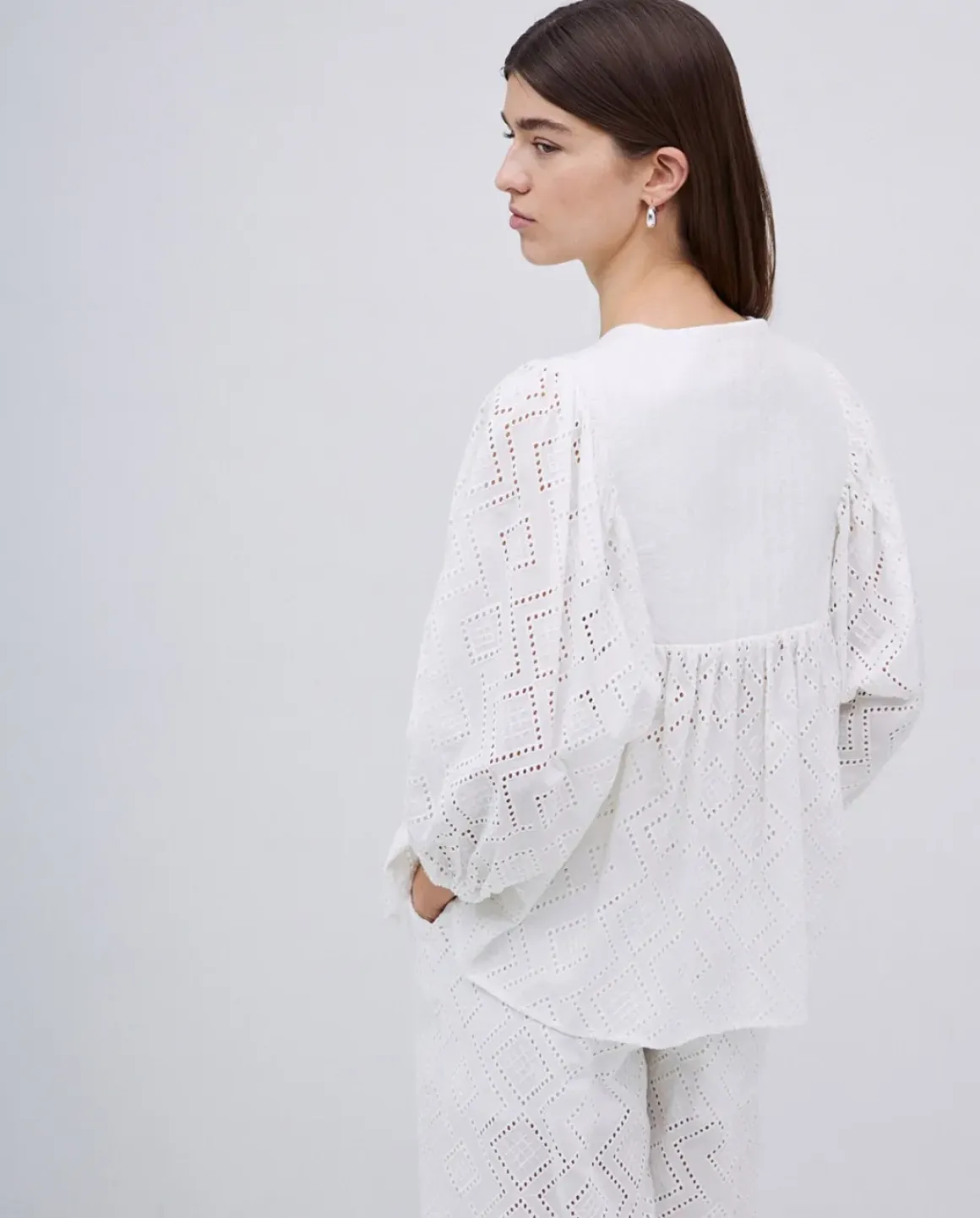 Blusa canesú acolchado blanco