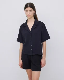 Camisa bimateria cuello solapa negro