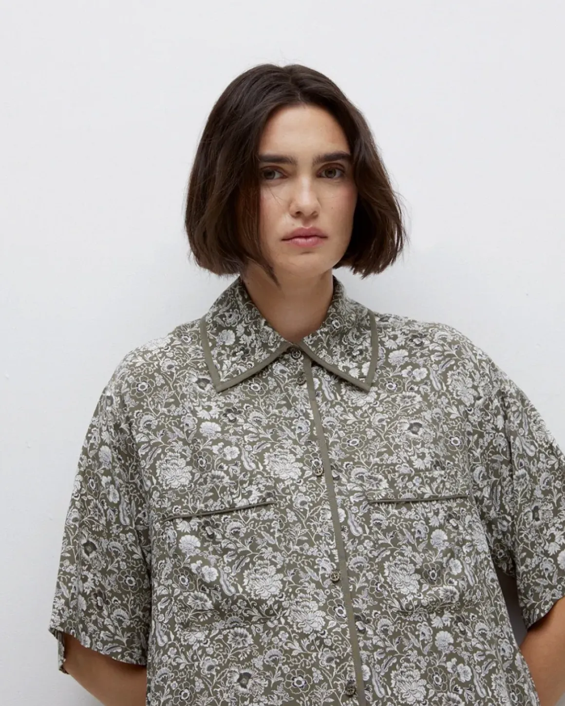 Camisa fluida floral caqui