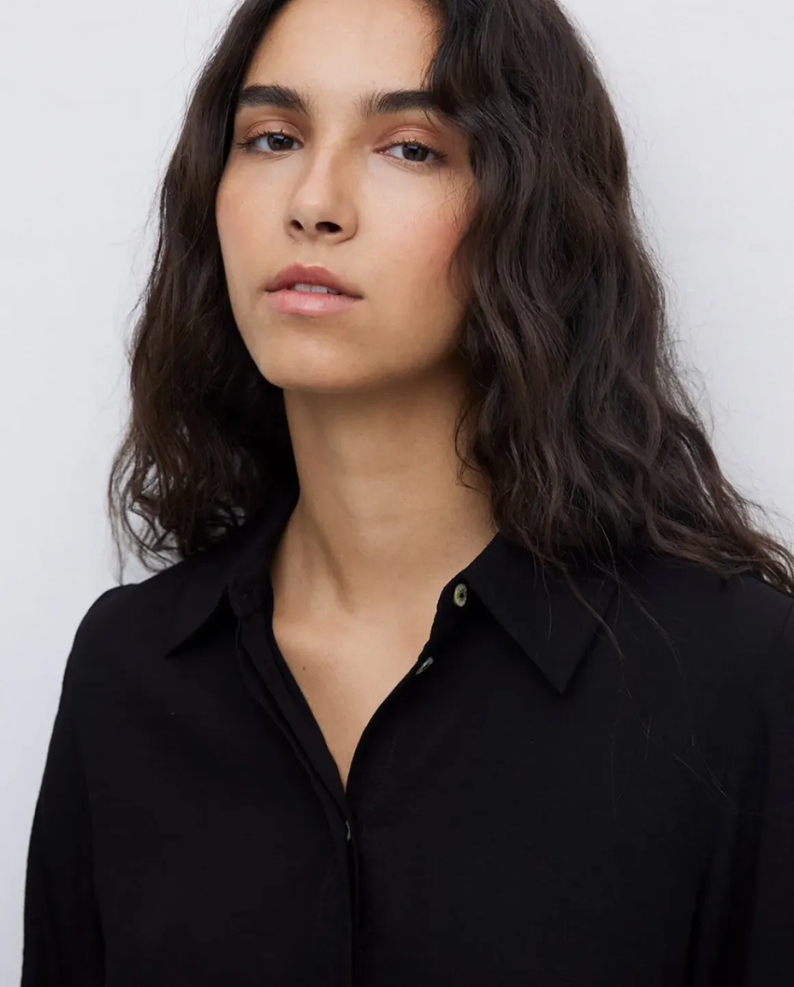 Camisa fluida viscosa negro