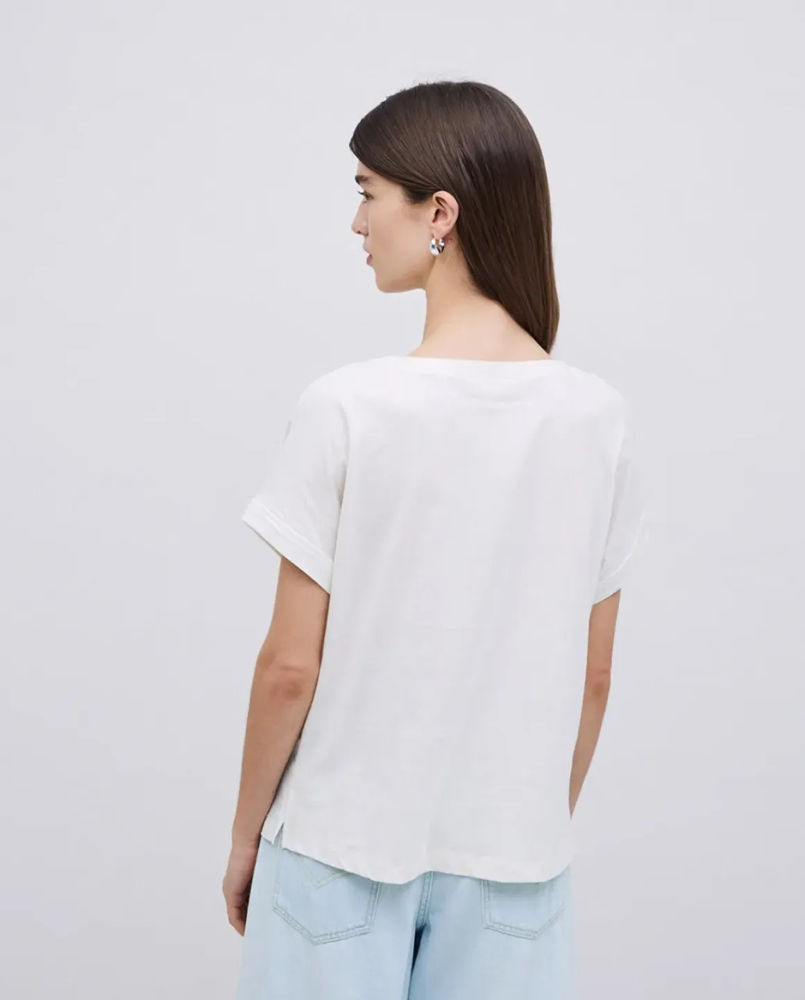 Camiseta bimateria escote pico crudo