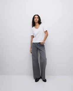 Camiseta básica cuello pico blanco