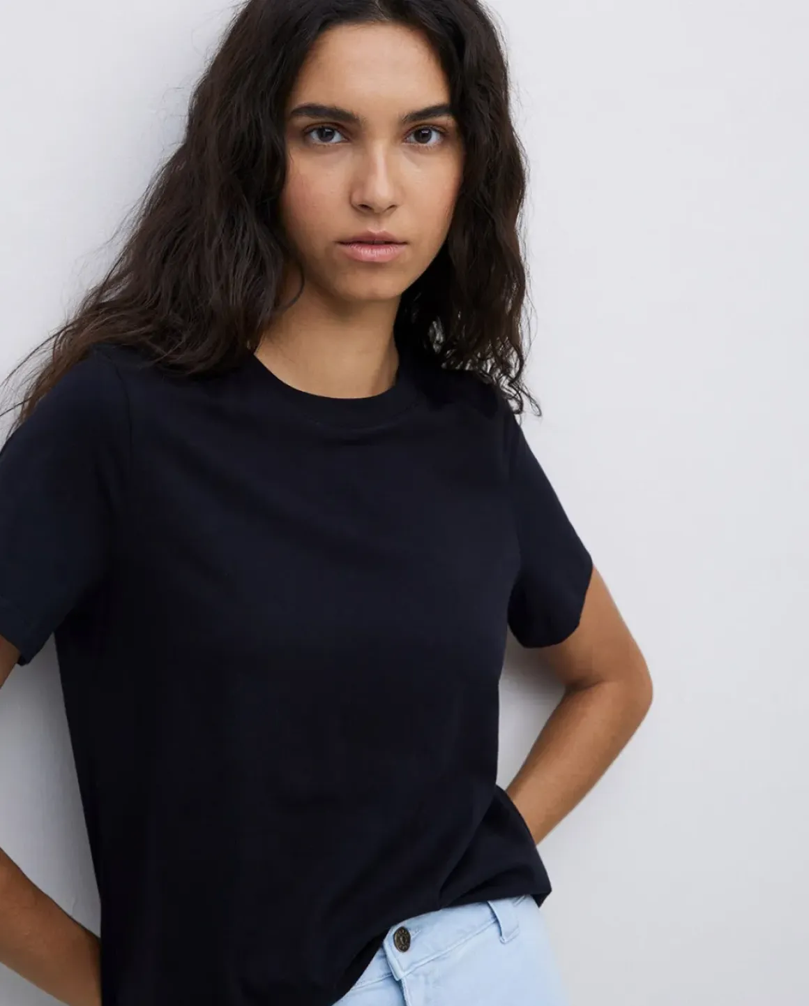 Camiseta básica cuello redondo negro