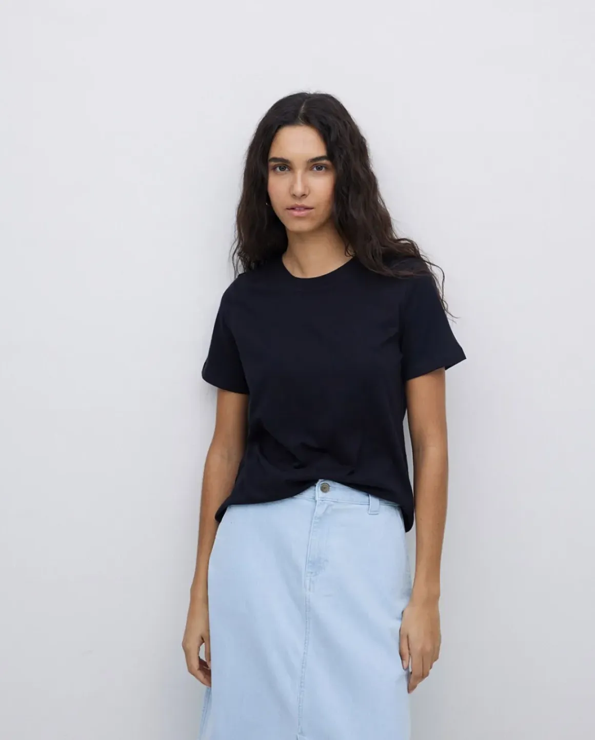 Camiseta básica cuello redondo negro