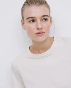 Camiseta básica cuello redondo beige