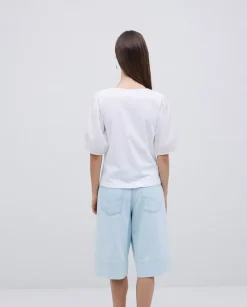 Camiseta detalle volante blanco