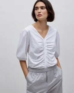 Camiseta detalle volante blanco