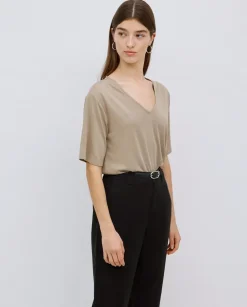 Camiseta holgada escote pico caqui