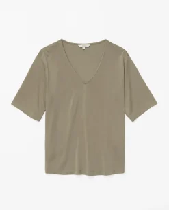 Camiseta holgada escote pico caqui