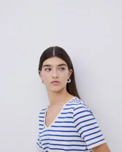 Camiseta rayas cuello pico azul royal
