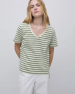 Camiseta rayas cuello pico verde