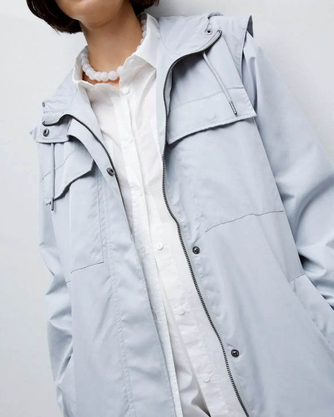 Chaqueta water repellent capucha gris