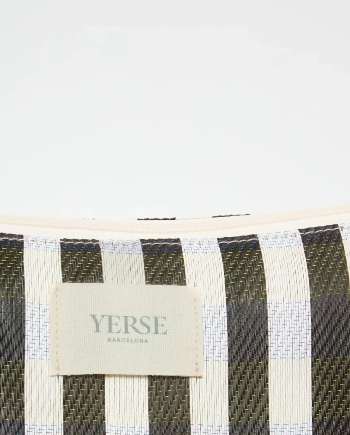 Clutch rayas negro