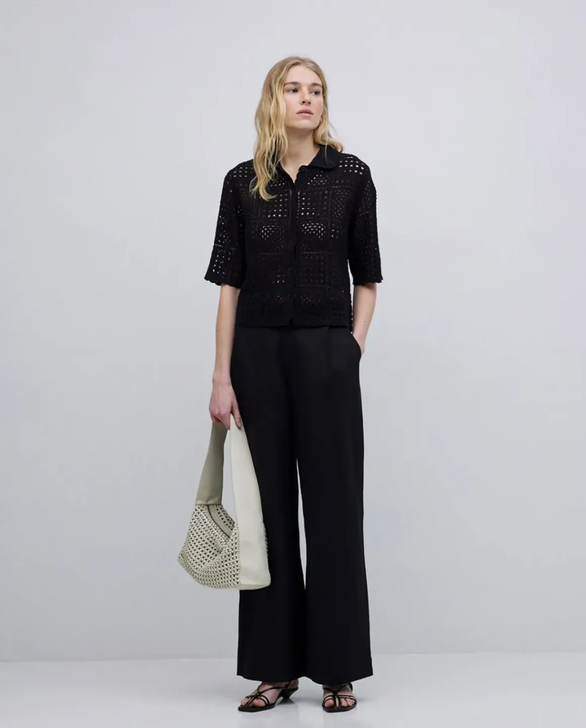 Cárdigan crochet negro