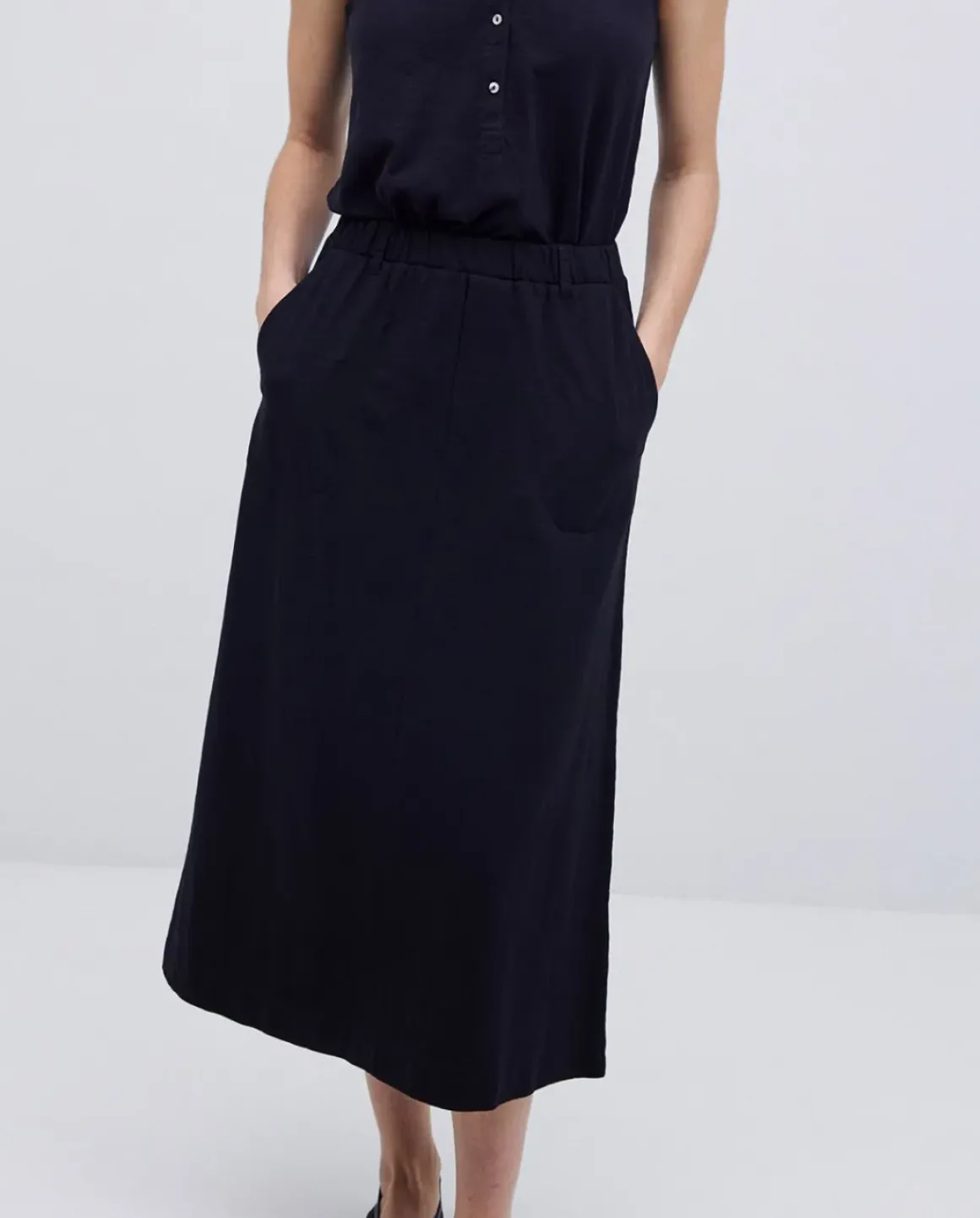 Falda midi flamé de algodón negro