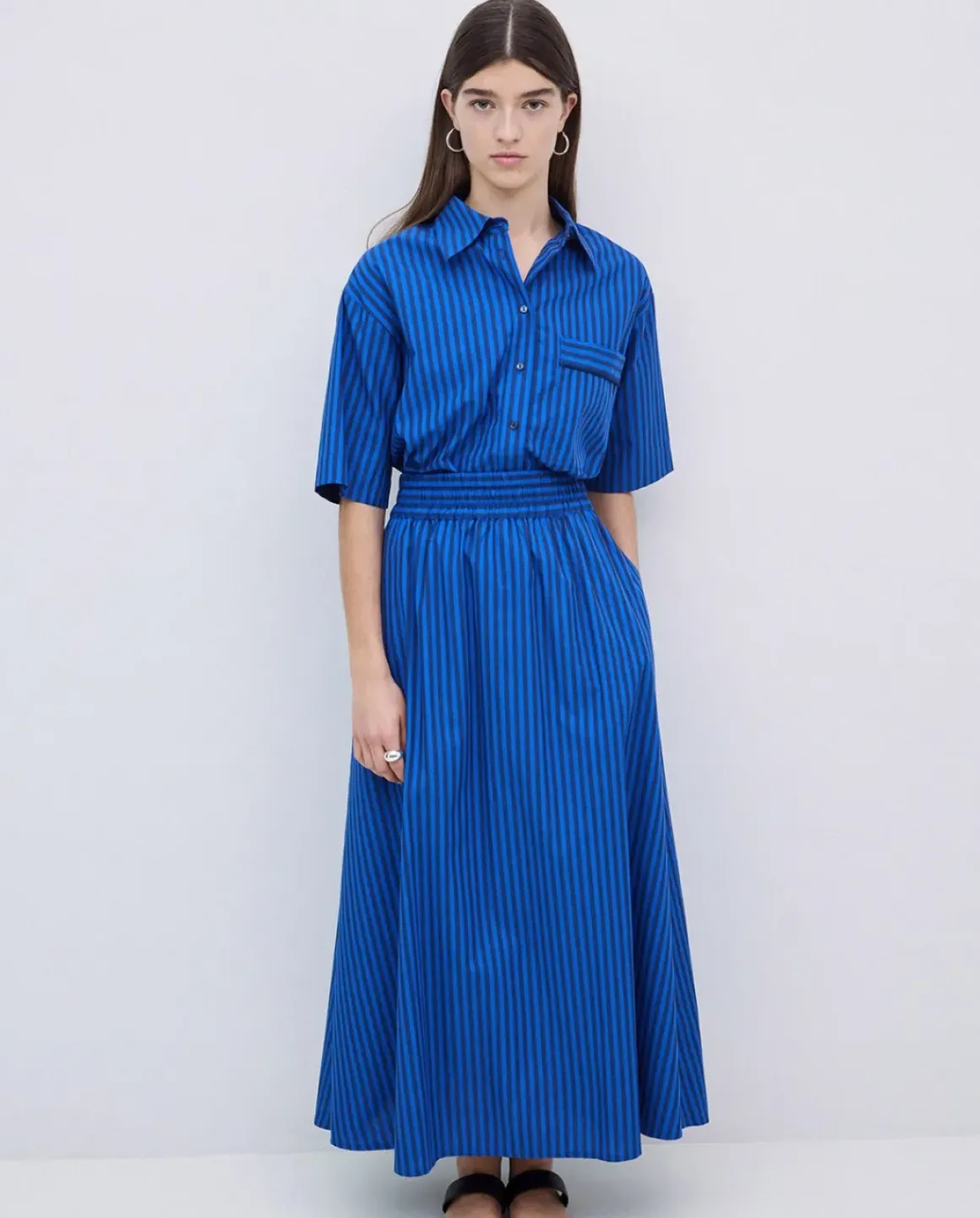 Falda midi rayas azul oscuro