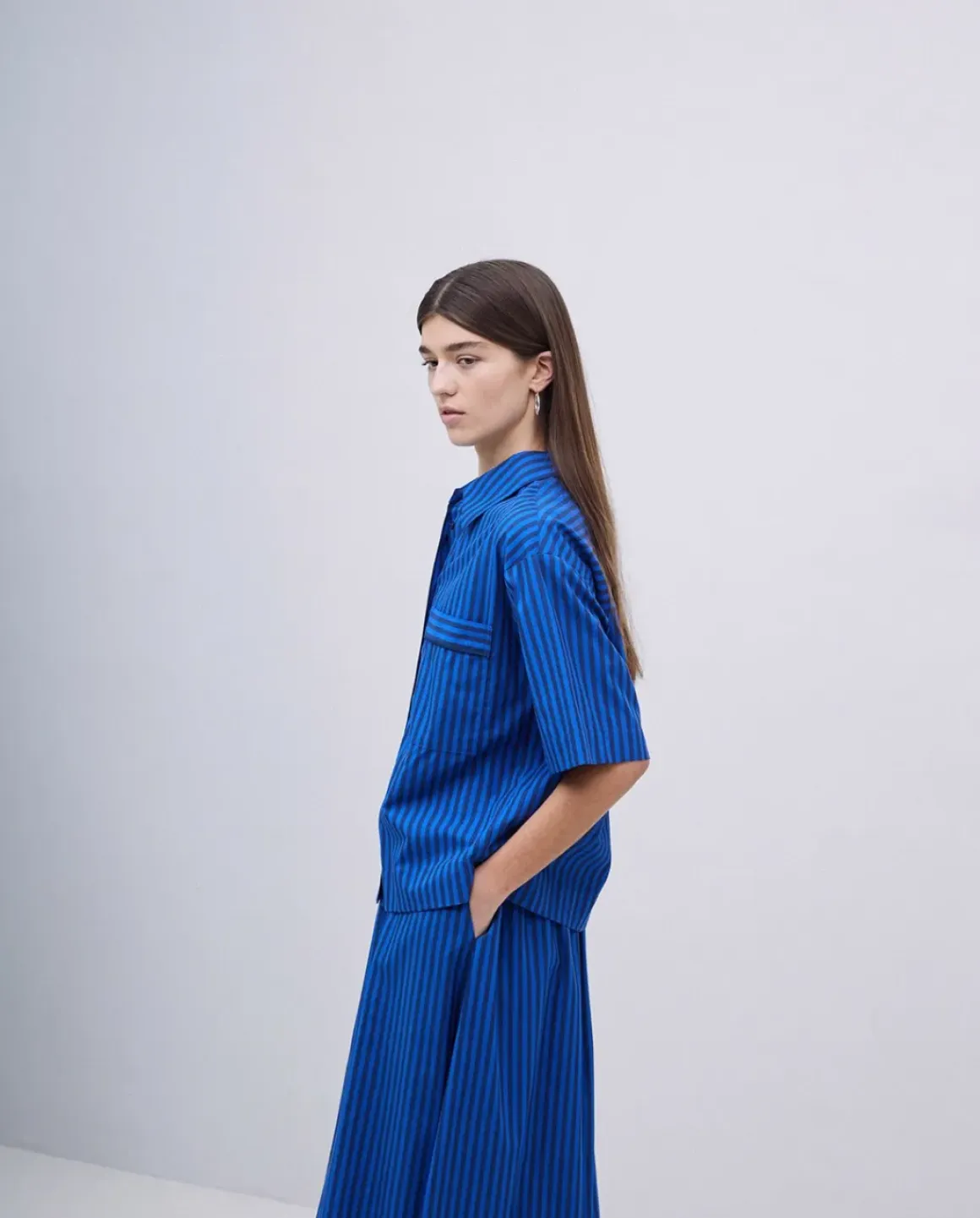 Falda midi rayas azul oscuro