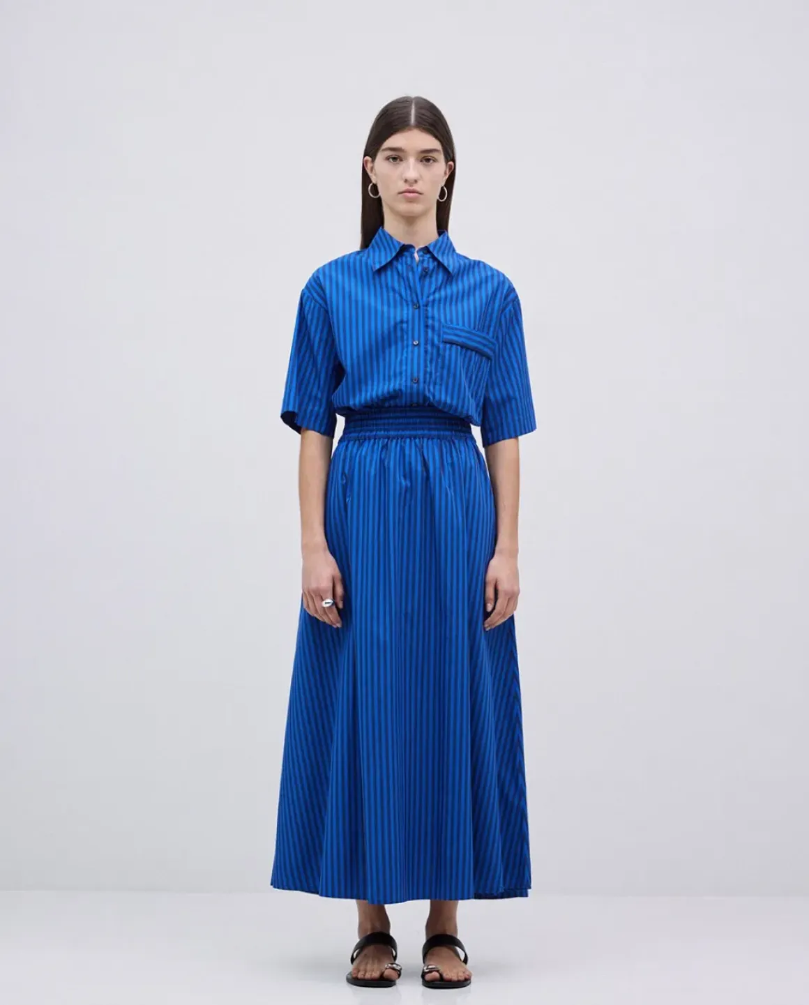 Falda midi rayas azul oscuro