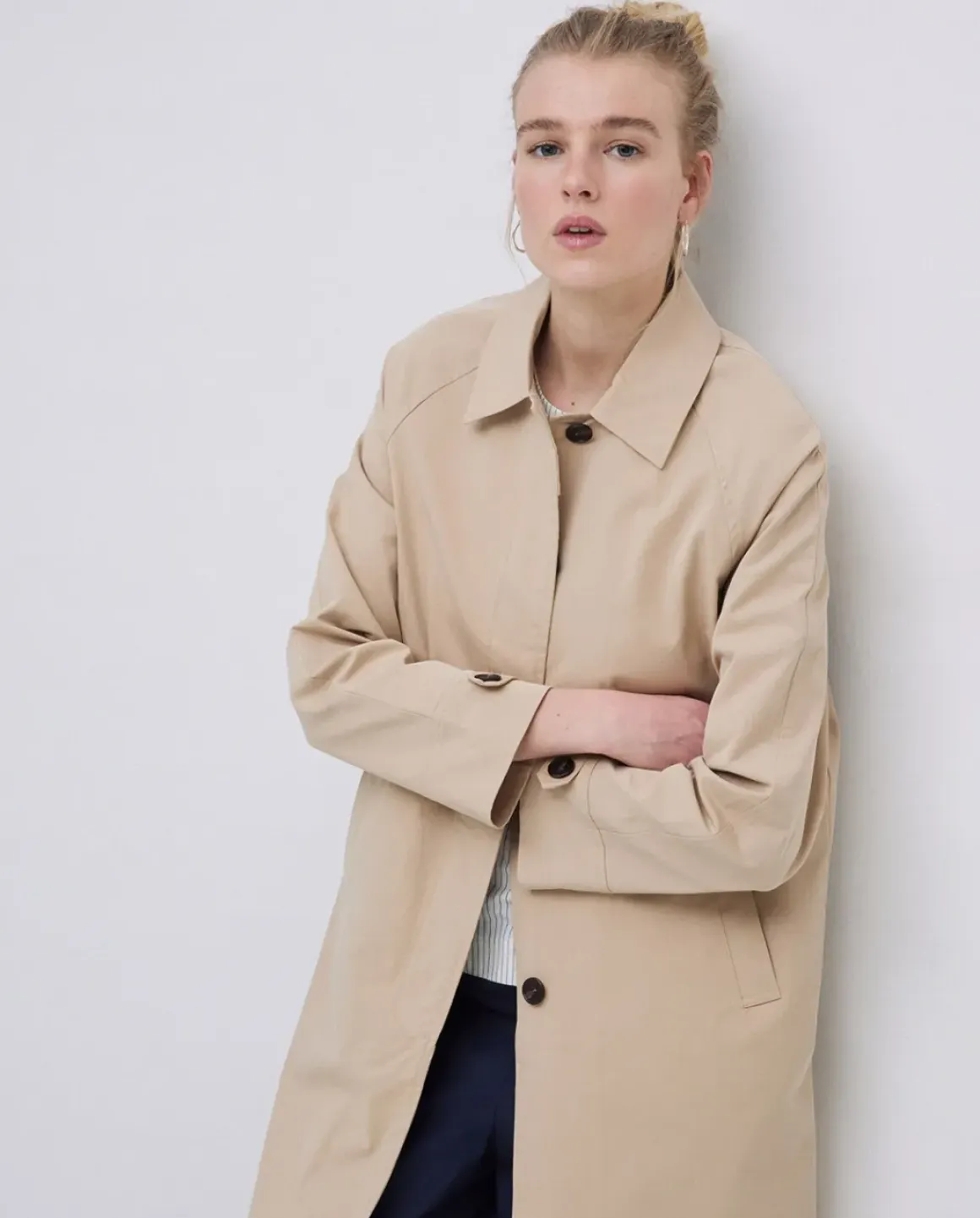 Gabardina cuello camisero beige