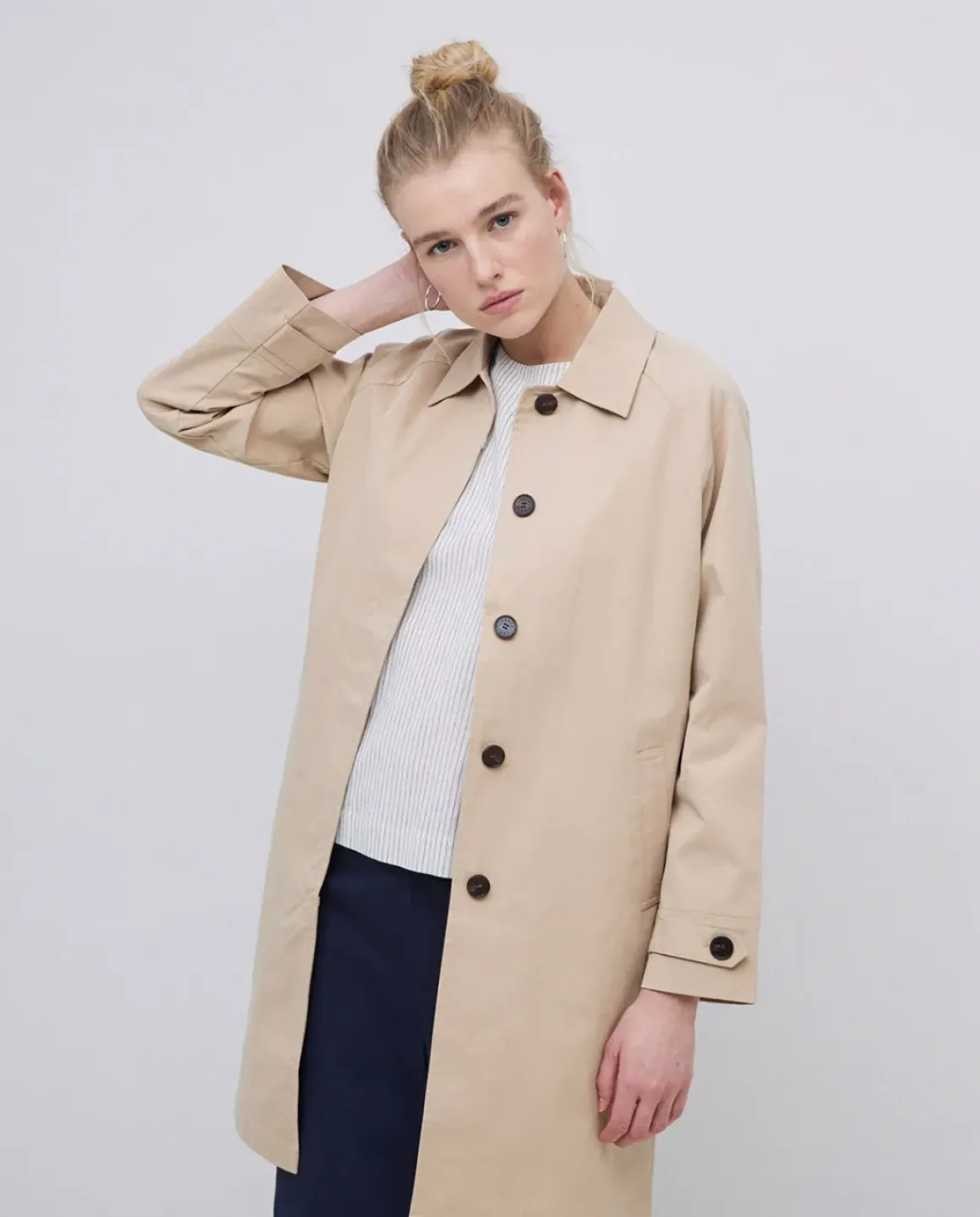 Gabardina cuello camisero beige
