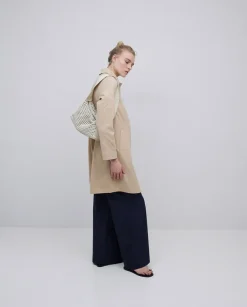 Gabardina cuello camisero beige