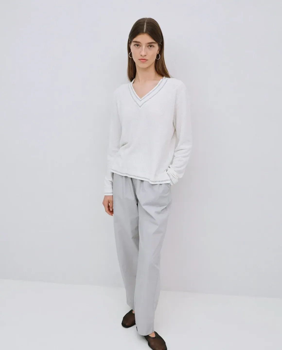 Jersey cuello pico gris