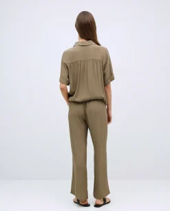 Pantalones cropped caqui
