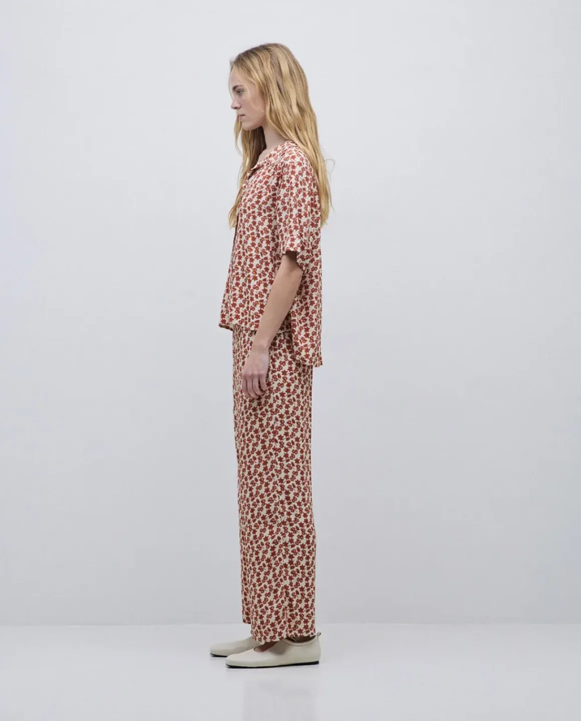 Pantalones cropped terracota