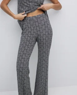 Pantalones flare geométrico negro