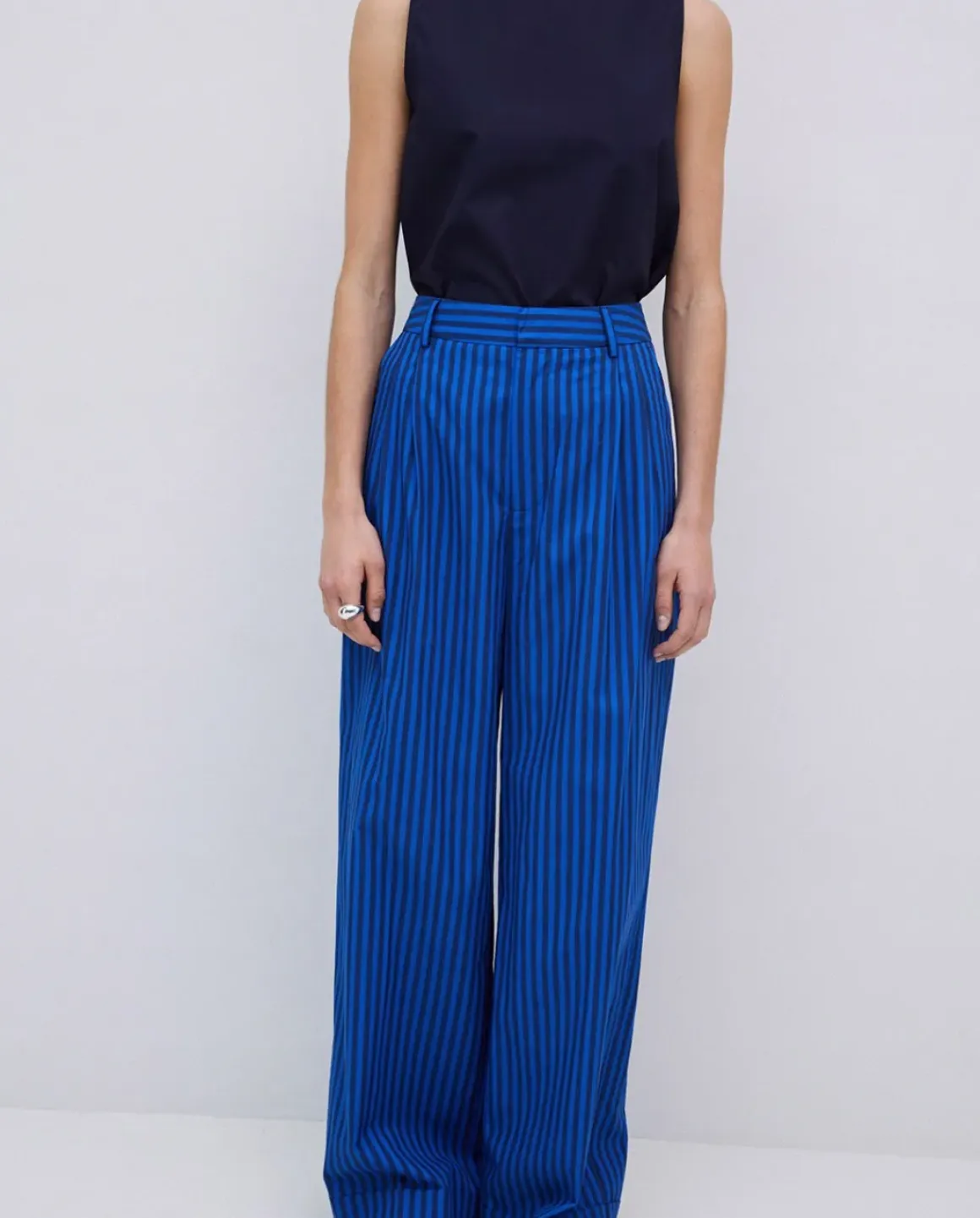Pantalones popelín rayas azul oscuro