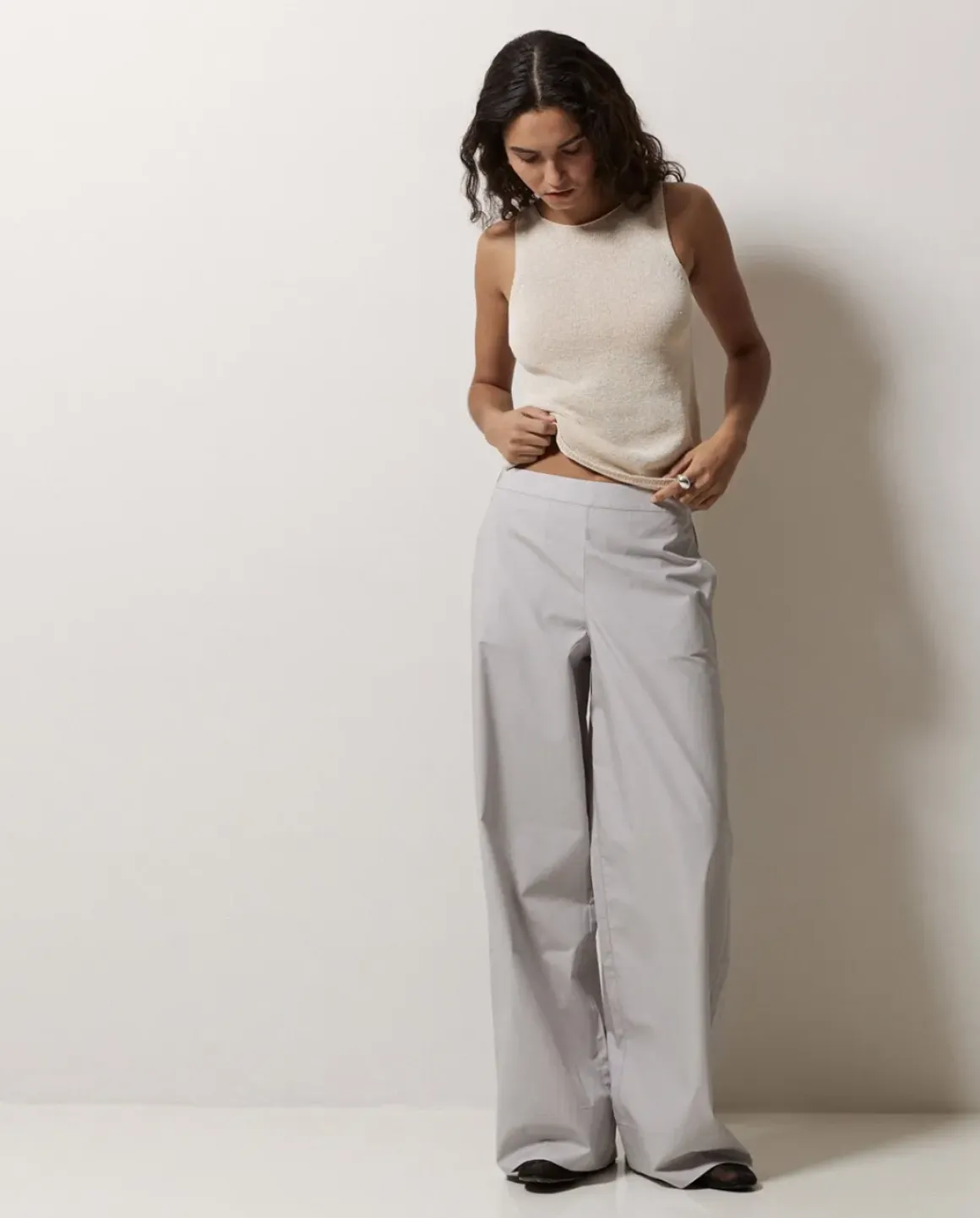 Pantalones popelín wide leg gris