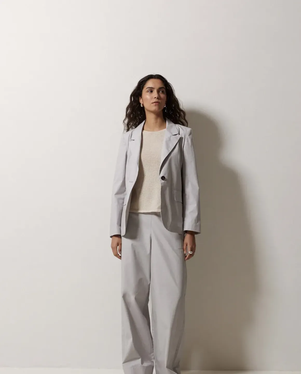 Pantalones popelín wide leg gris