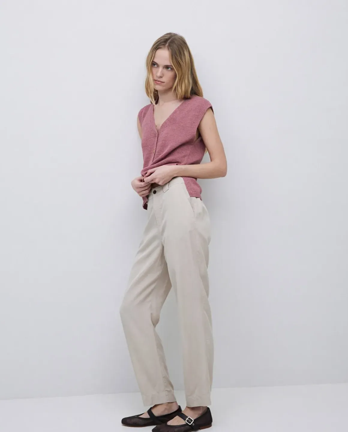 Pantalones rectos tencel beige
