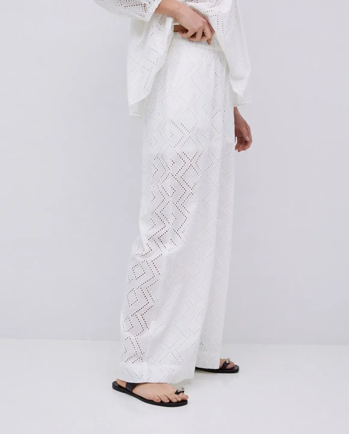 Pantalones wide leg bordado blanco