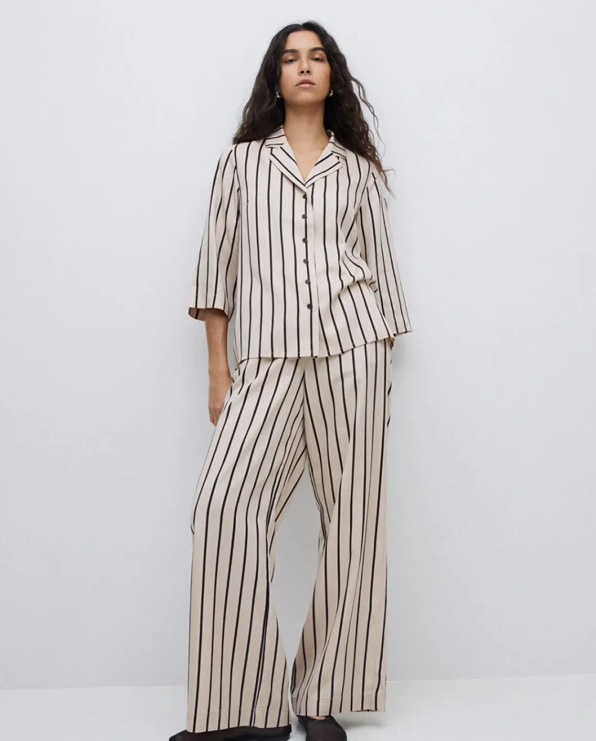 Pantalones wide leg tencel crudo
