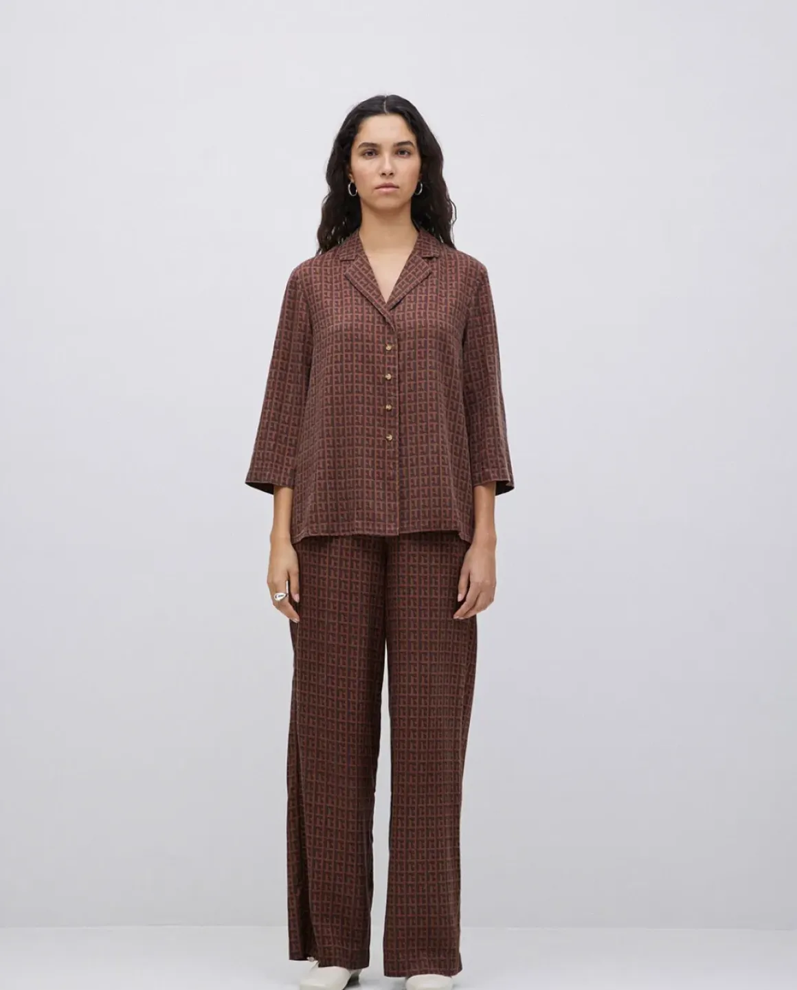 Pantalones wide leg tencel marrón