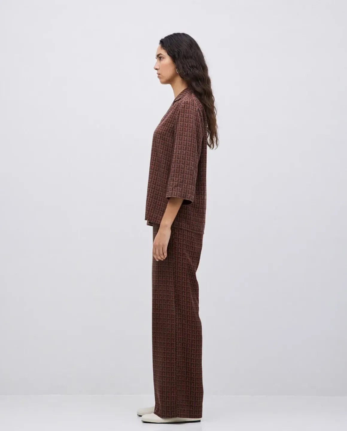 Pantalones wide leg tencel marrón