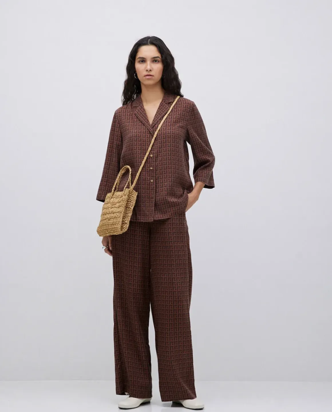 Pantalones wide leg tencel marrón