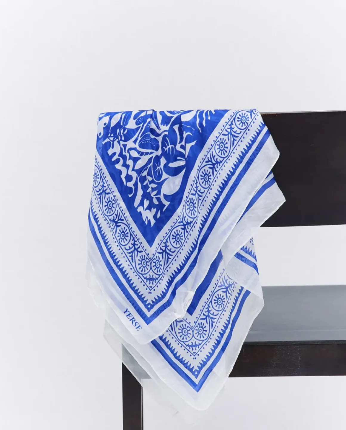 Pañuelo seda azul