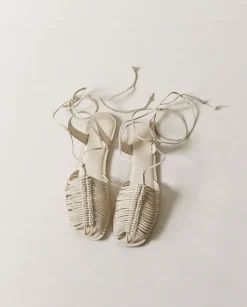Sandalias planas handmade blanco roto
