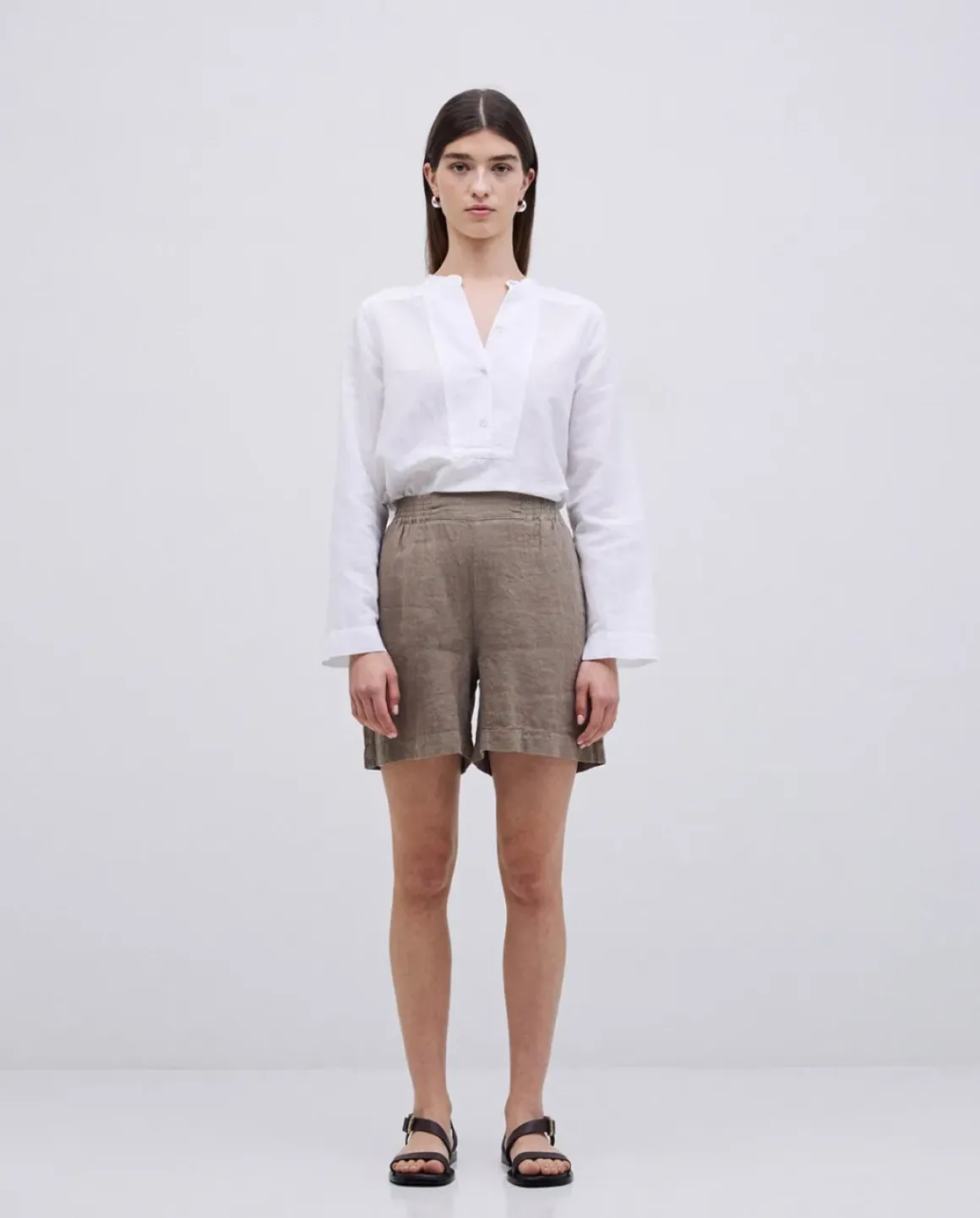 Short 100% lino caqui