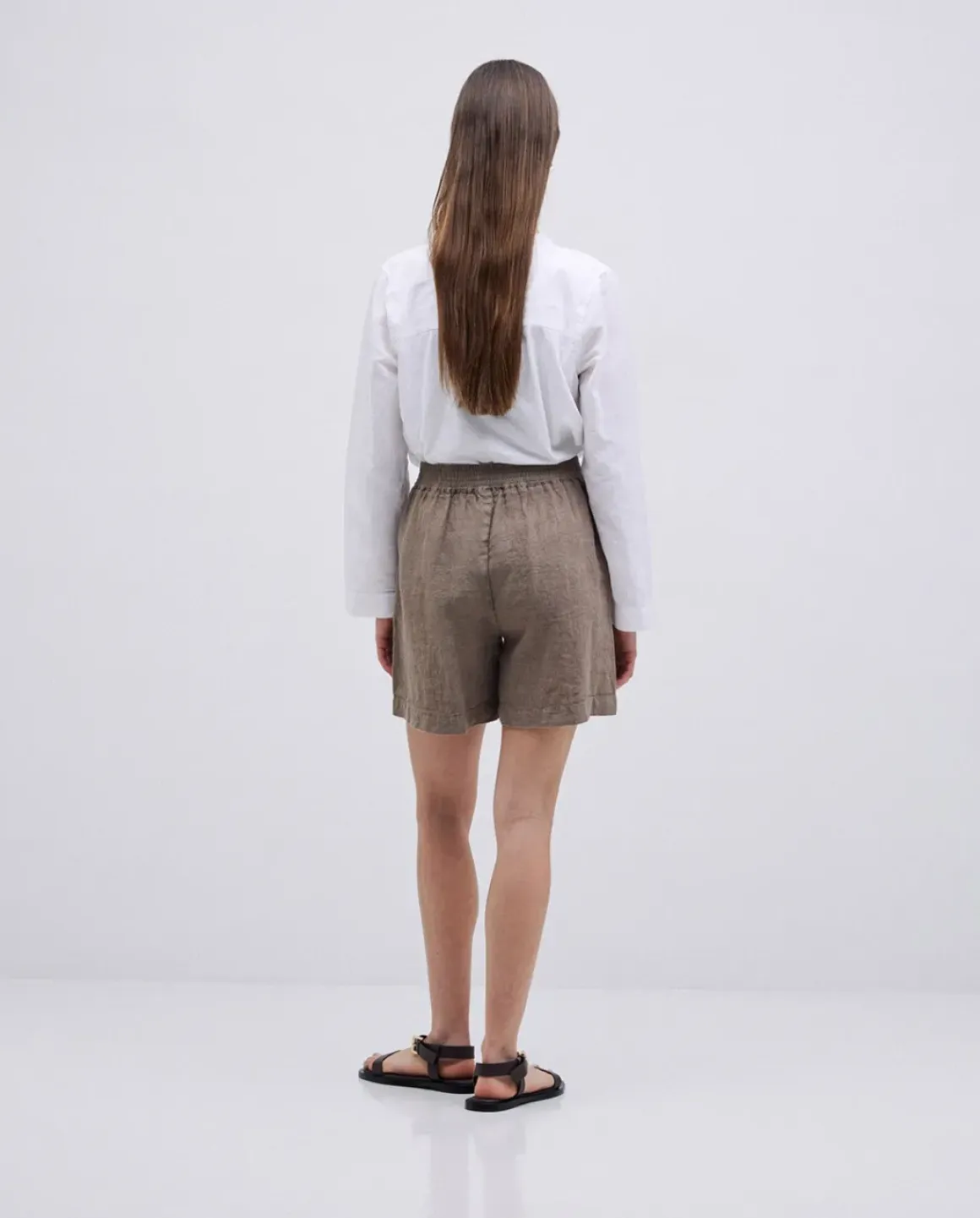 Short 100% lino caqui
