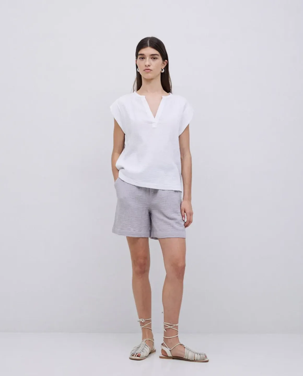 Short muselina gris