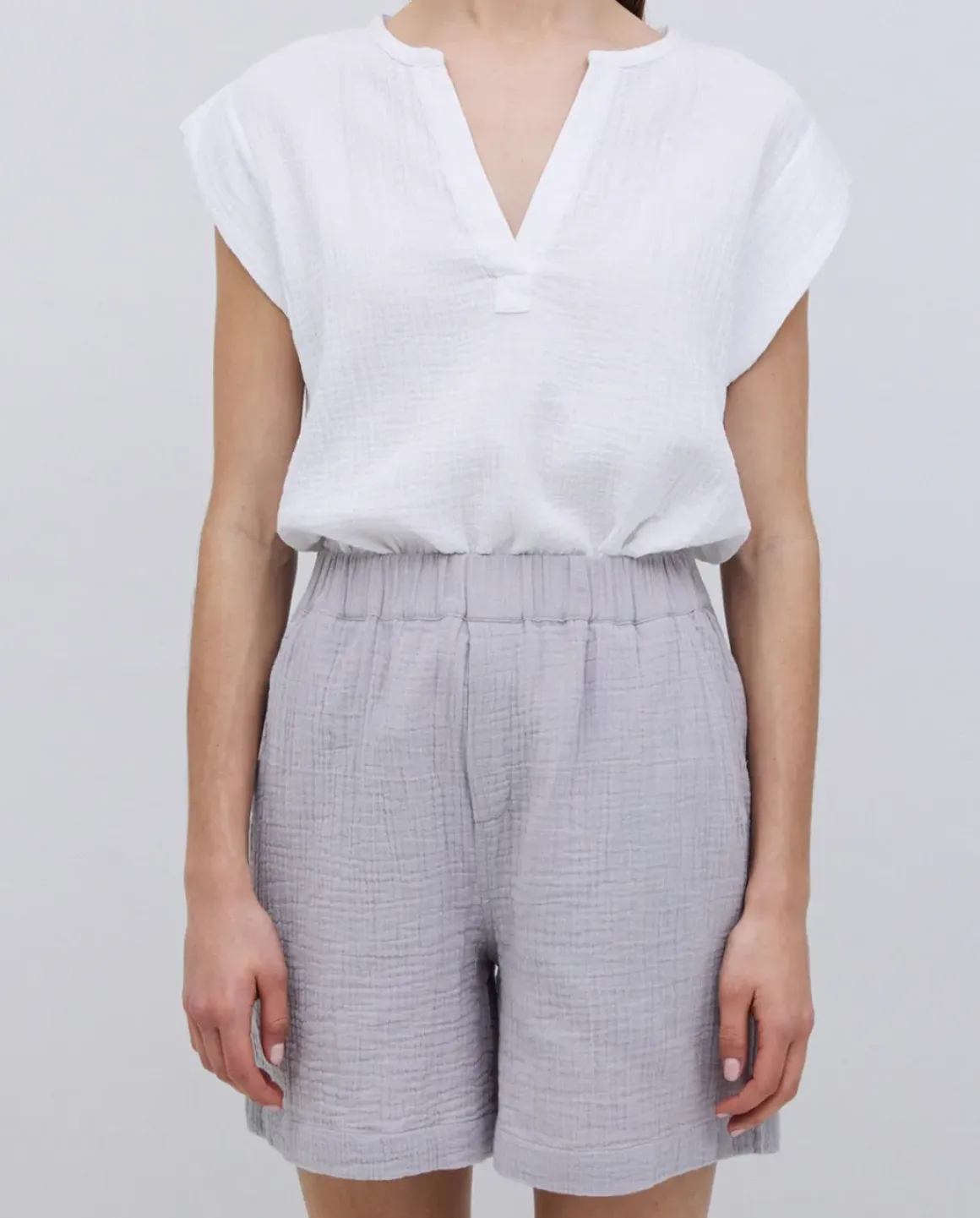 Short muselina gris