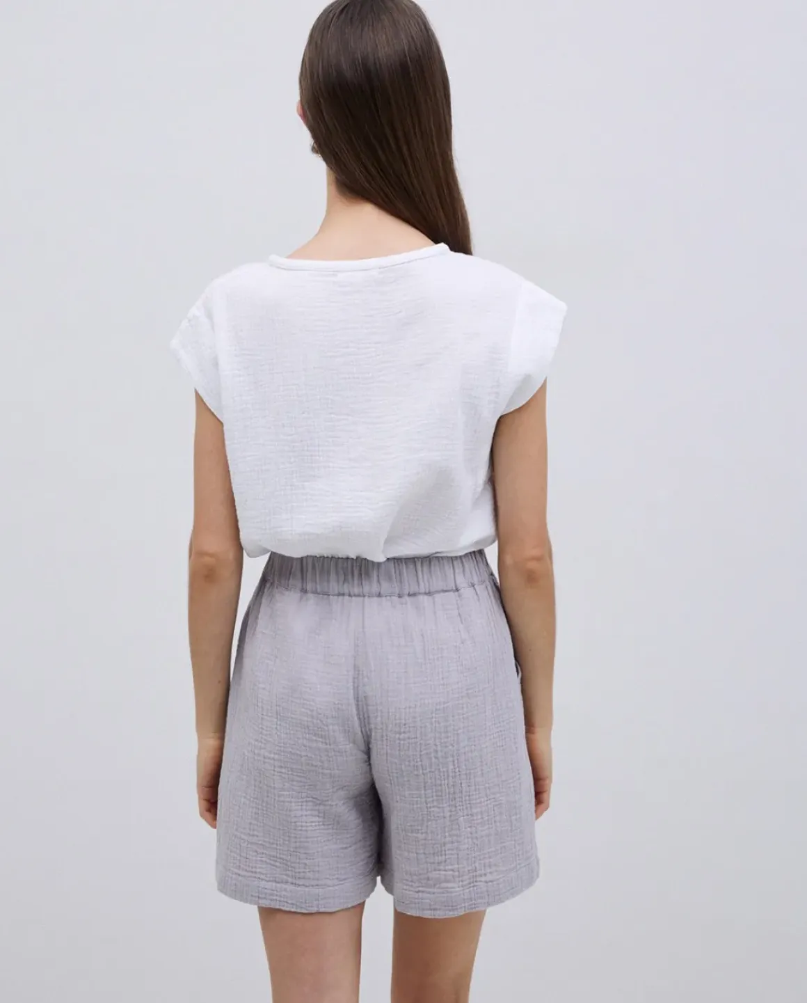 Short muselina gris