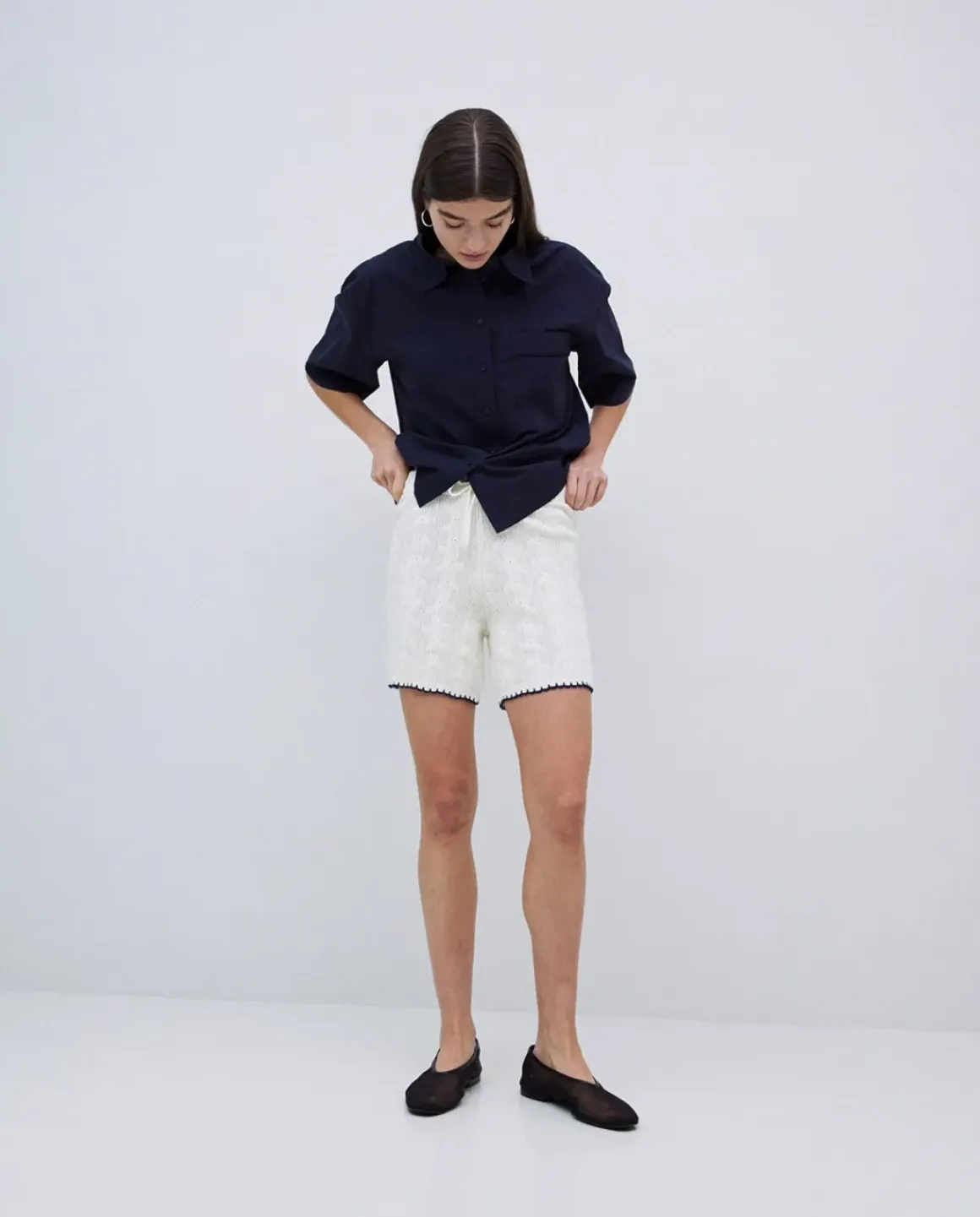 Short punto contraste blanco roto