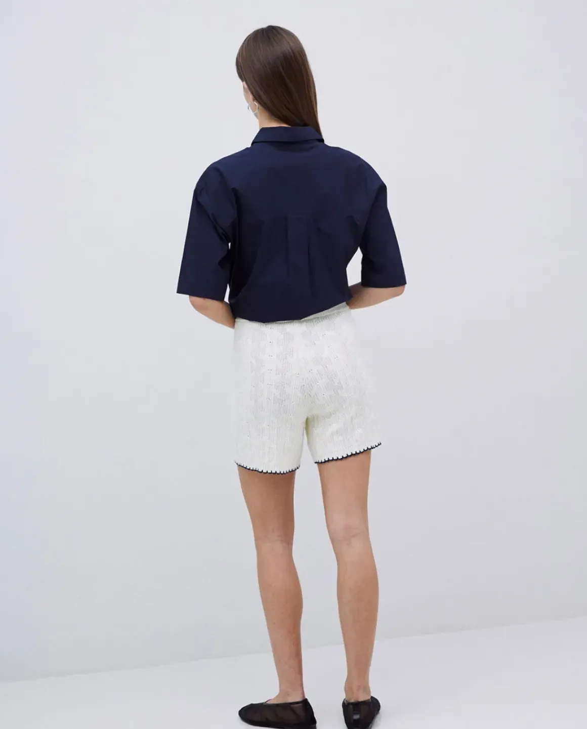 Short punto contraste blanco roto