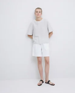 Shorts bolsillos plastrón blanco