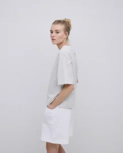 Shorts bolsillos plastrón blanco